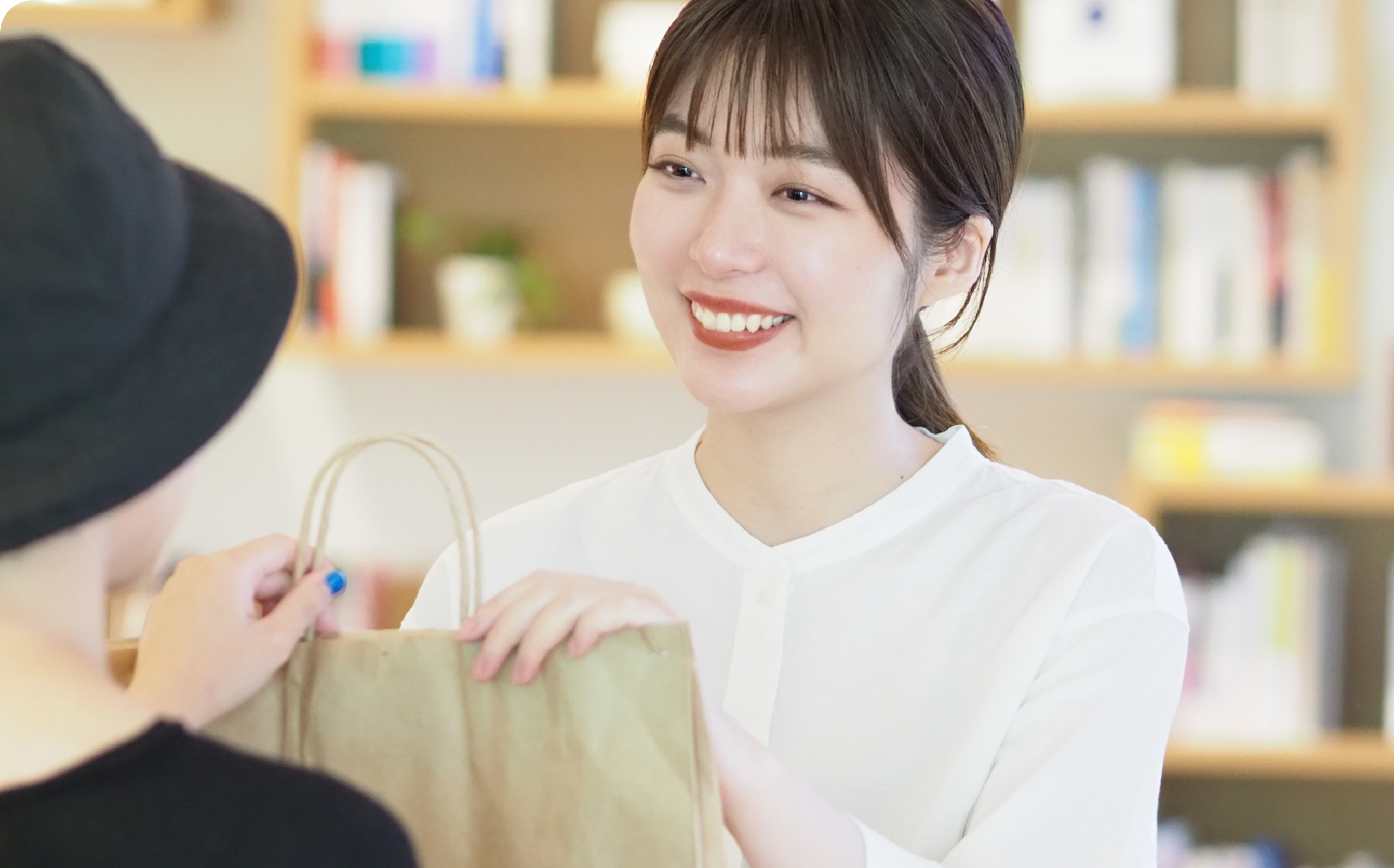 店頭受け取りの注文をLINEでできる。LINEでECするならLea